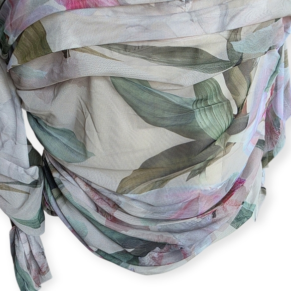 NWT Express Body Contour Floral Top, Size XL - Picture 6 of 13